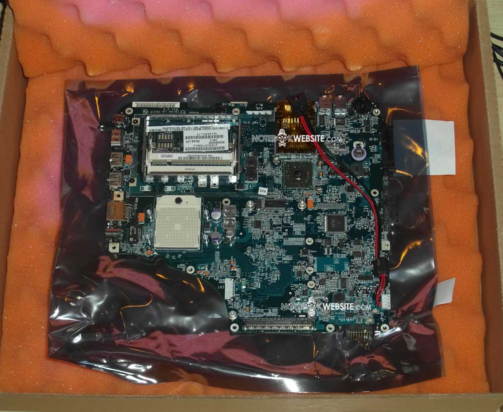 MB93 NEW Toshiba Satellite A210 A215 Series Laptop Motherboard K000056840